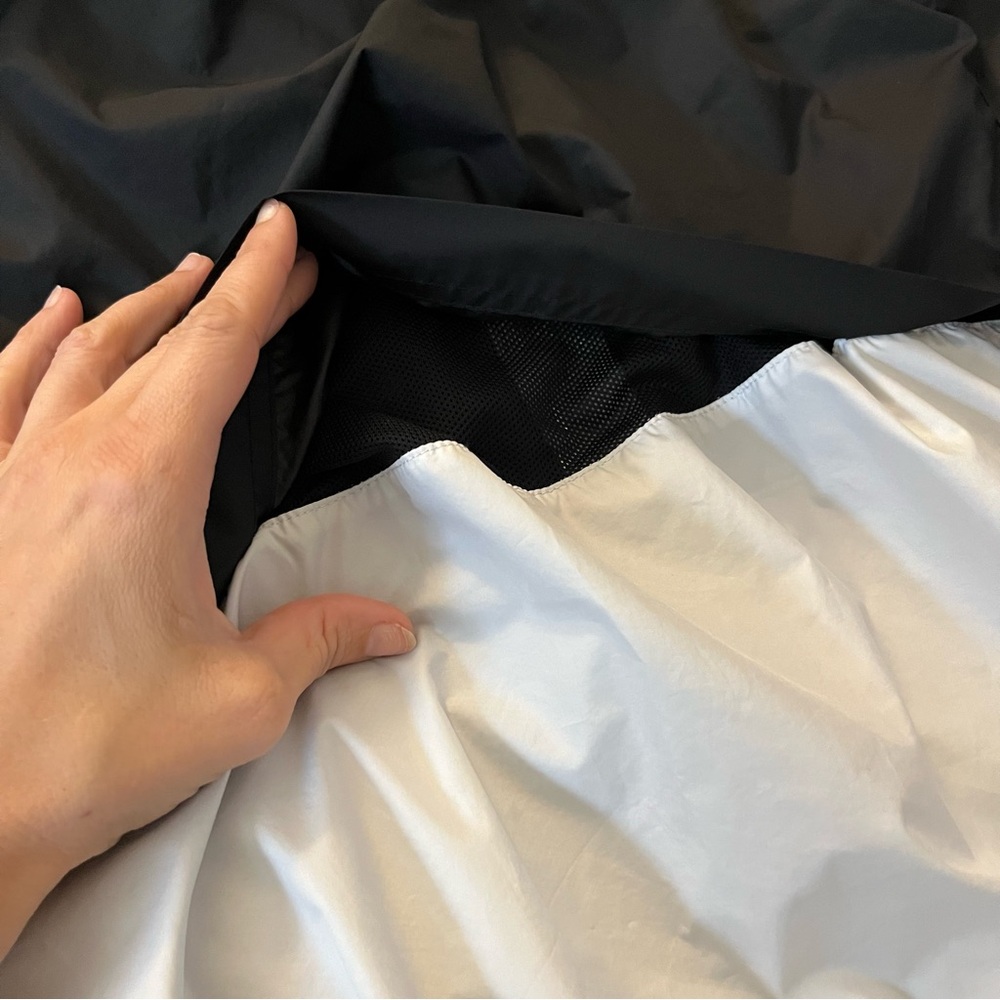 Nike Women's XS Black and White Windbreaker Jacket - Picture 6 of 8